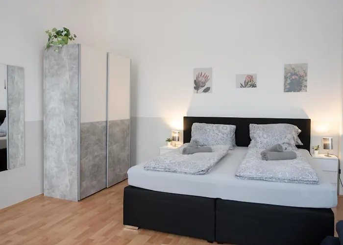 Paky 00210 Apartment *